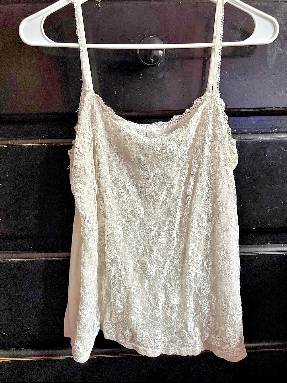 Elle Lace Camisole in White Size XL
(if you have any questions dm me!)